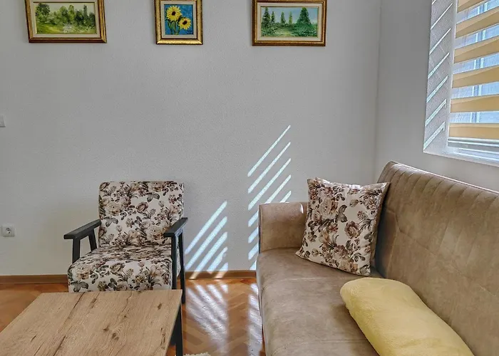 Apartman Nira
