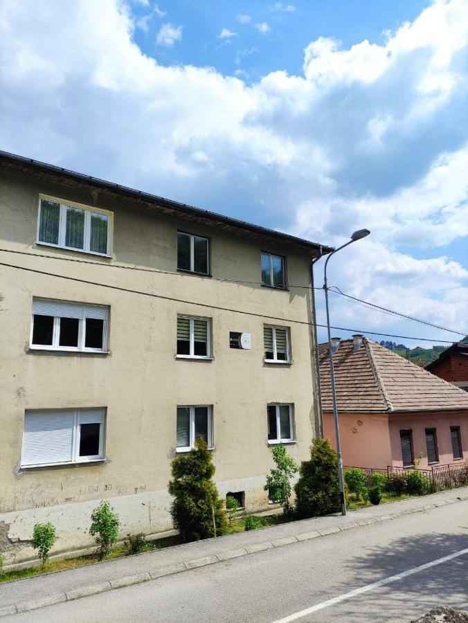 Apartment Nira *